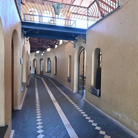 Izzhome Gallery Appartement Pula