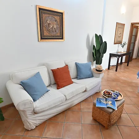 Izzhome Gallery Pula