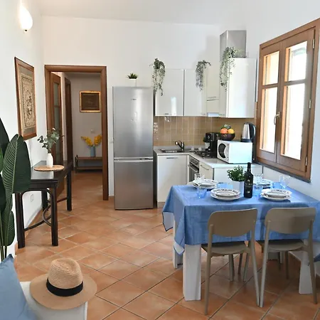 Izzhome Gallery Apartmán Pula